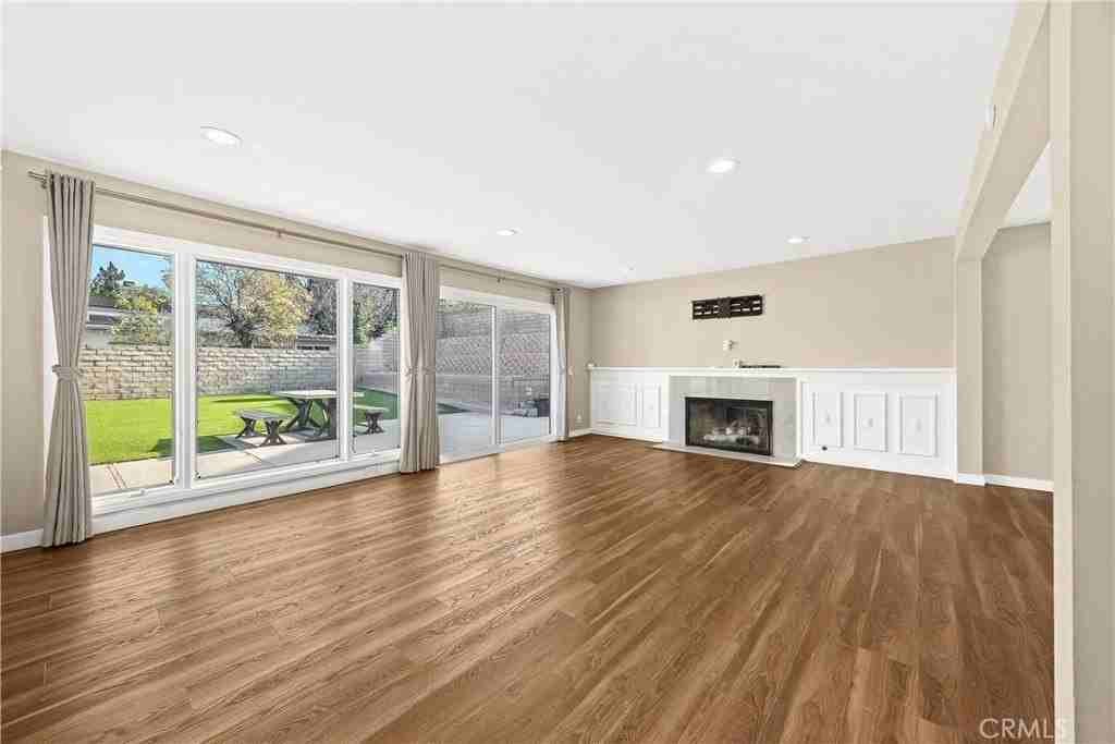 12110 Bowmore Ave - Photo 5 of 31