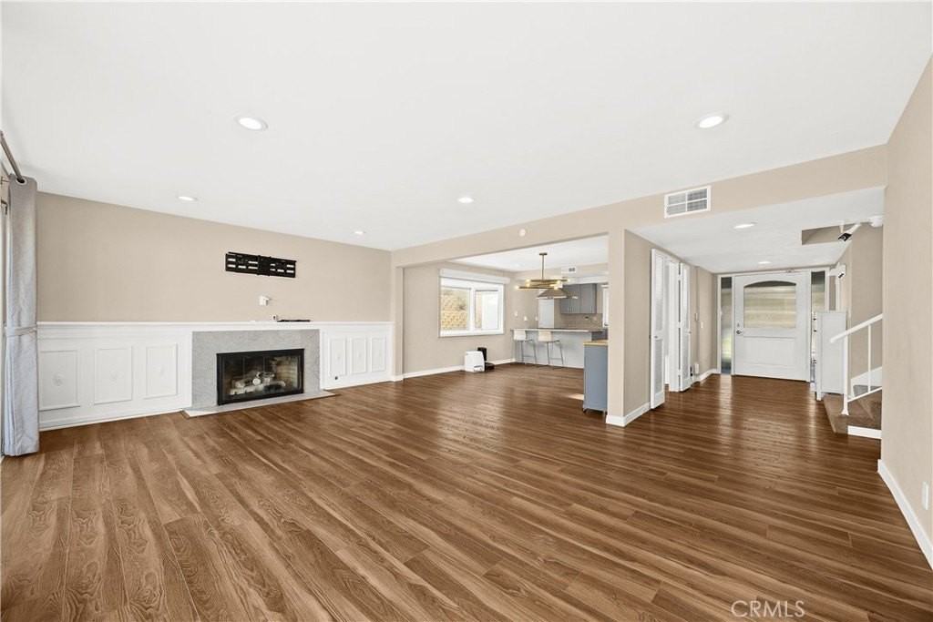 12110 Bowmore Ave - Photo 7 of 31