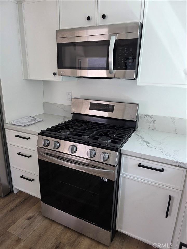 6130 Hazeltine Ave #3 - Photo 5 of 12