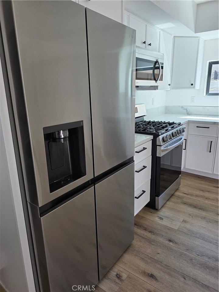 6130 Hazeltine Ave #3 - Photo 6 of 12