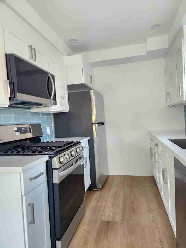 2336 34th Street #1 - Photo 4 of 26