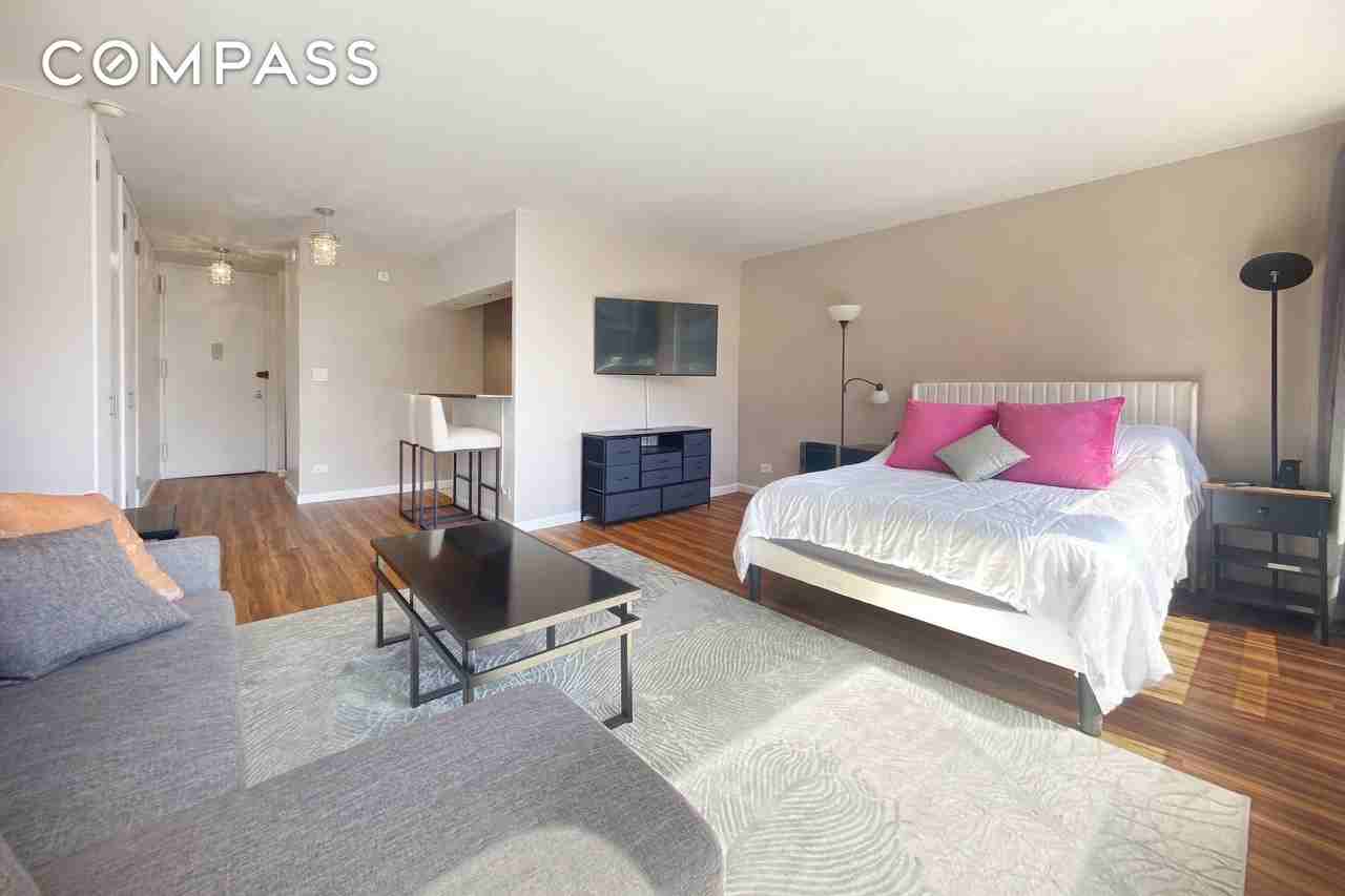 343 E 30th St #7E - Photo 4 of 15