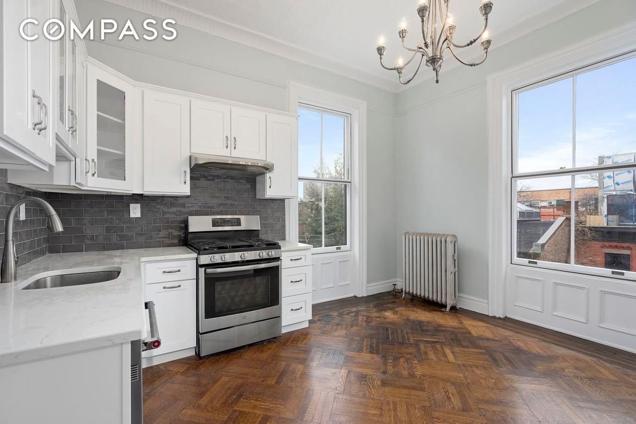 419 Clinton Ave #2B - Photo 4 of 7