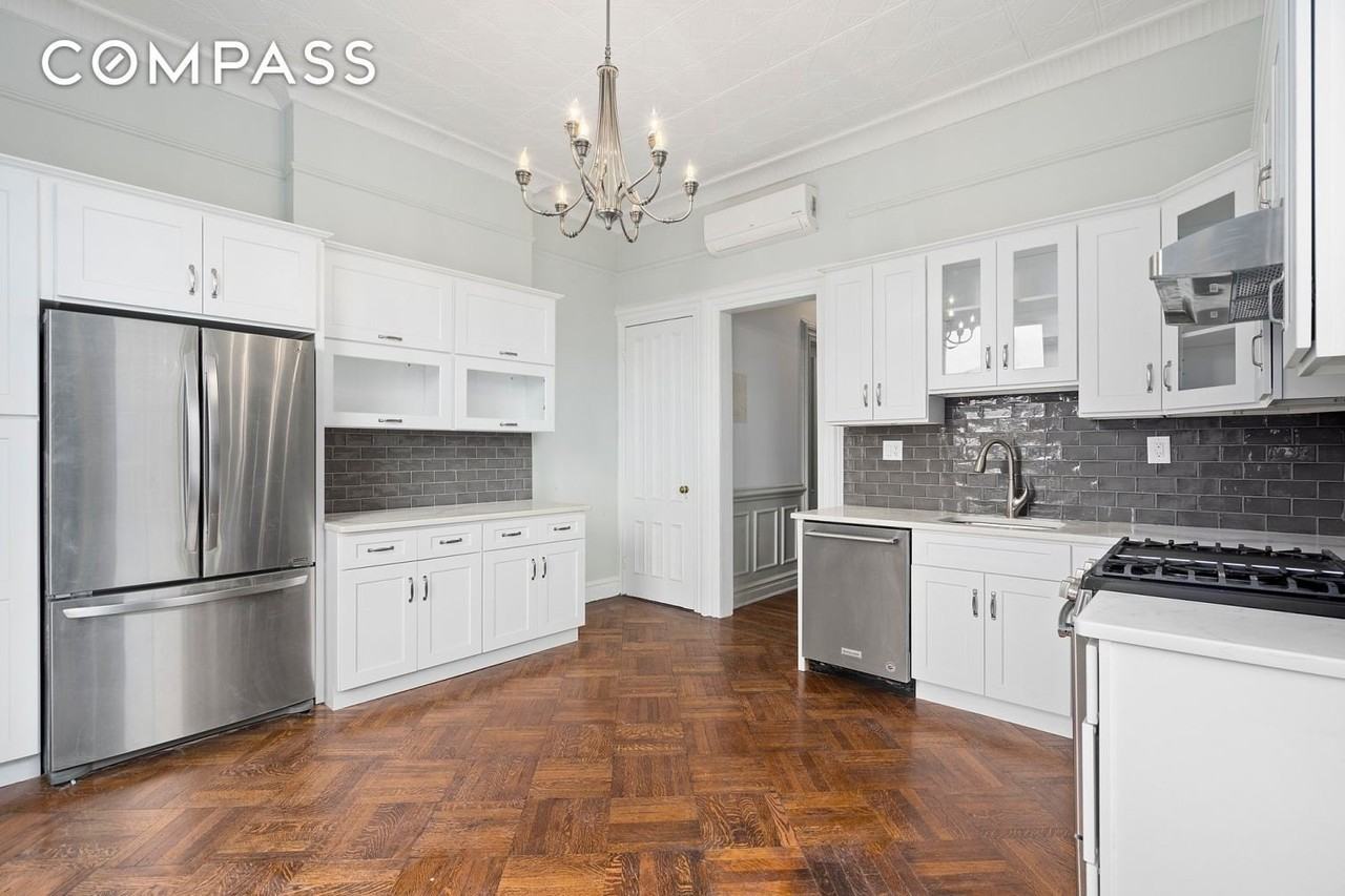 419 Clinton Ave #2B - Photo 6 of 7