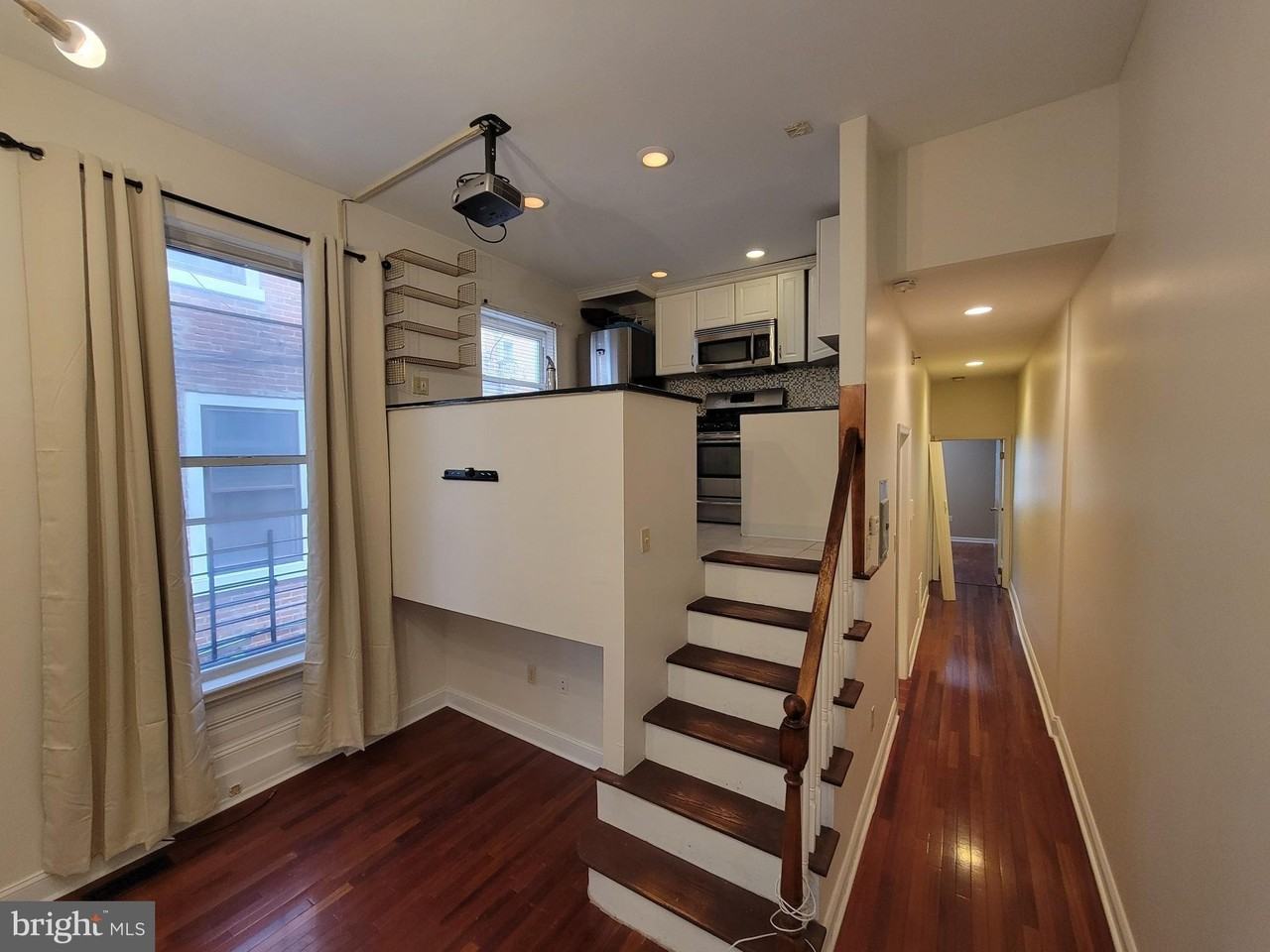 1828-00 Green St Apt 1r - Photo 2 of 10