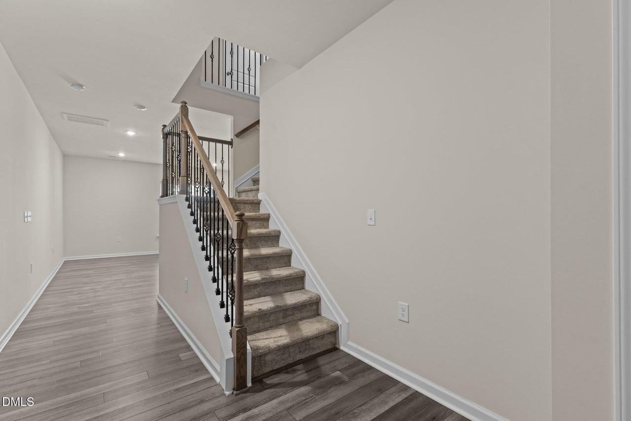 1106 Tigerlily Way - Photo 2 of 34