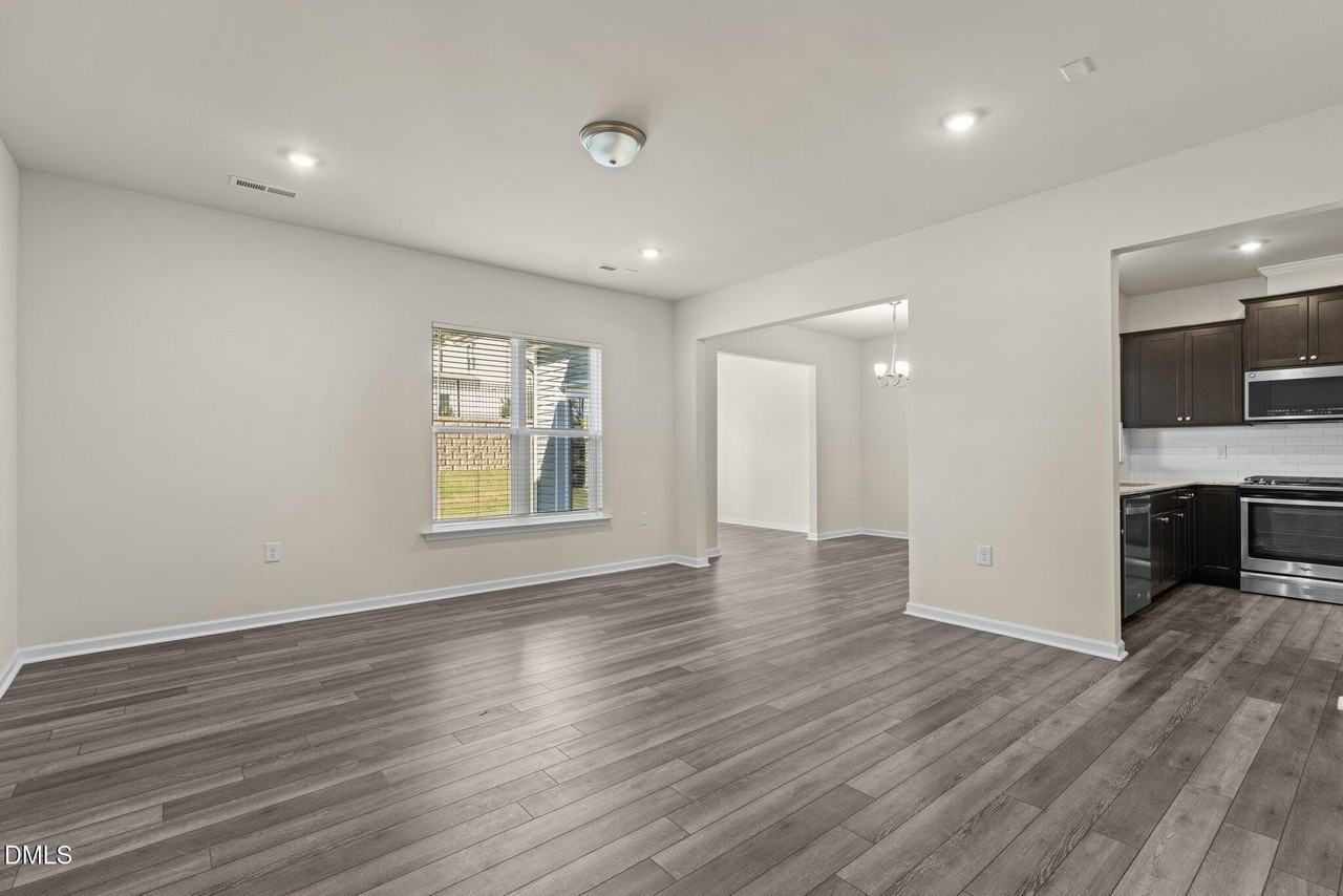 1106 Tigerlily Way - Photo 3 of 34