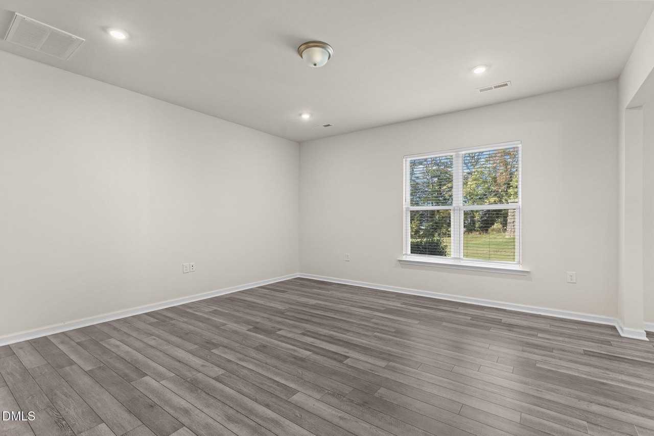 1106 Tigerlily Way - Photo 6 of 34