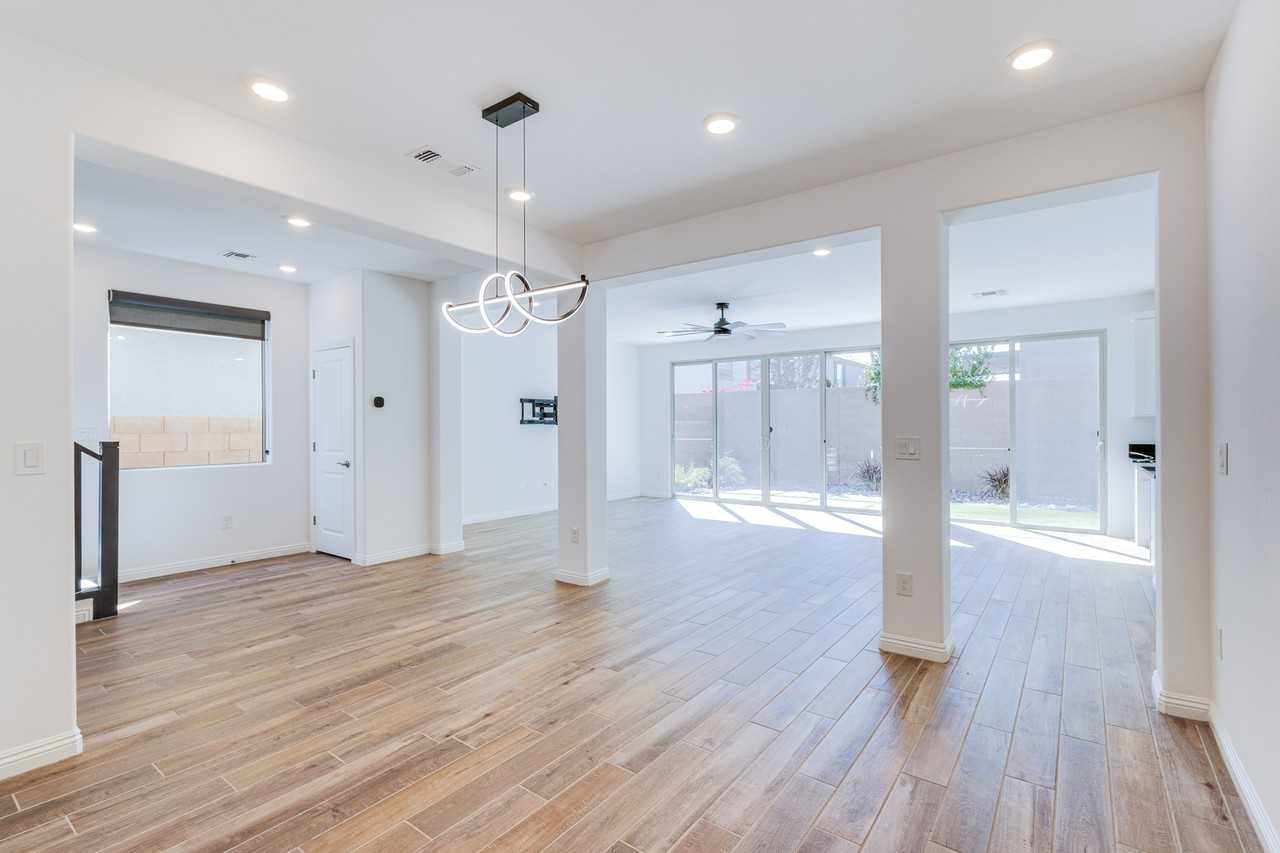 5079 Appalachia Creek Ave - Photo 5 of 37