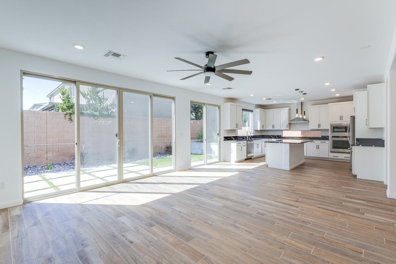 5079 Appalachia Creek Ave - Photo 7 of 37