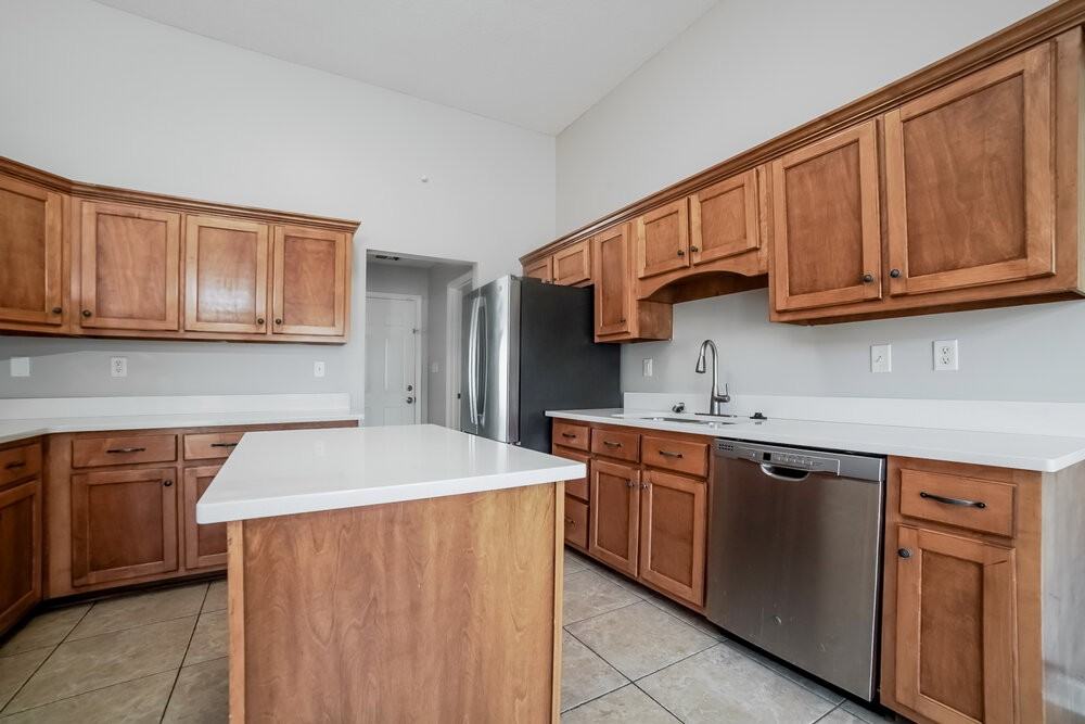 5915 Landau Dr - Photo 6 of 17