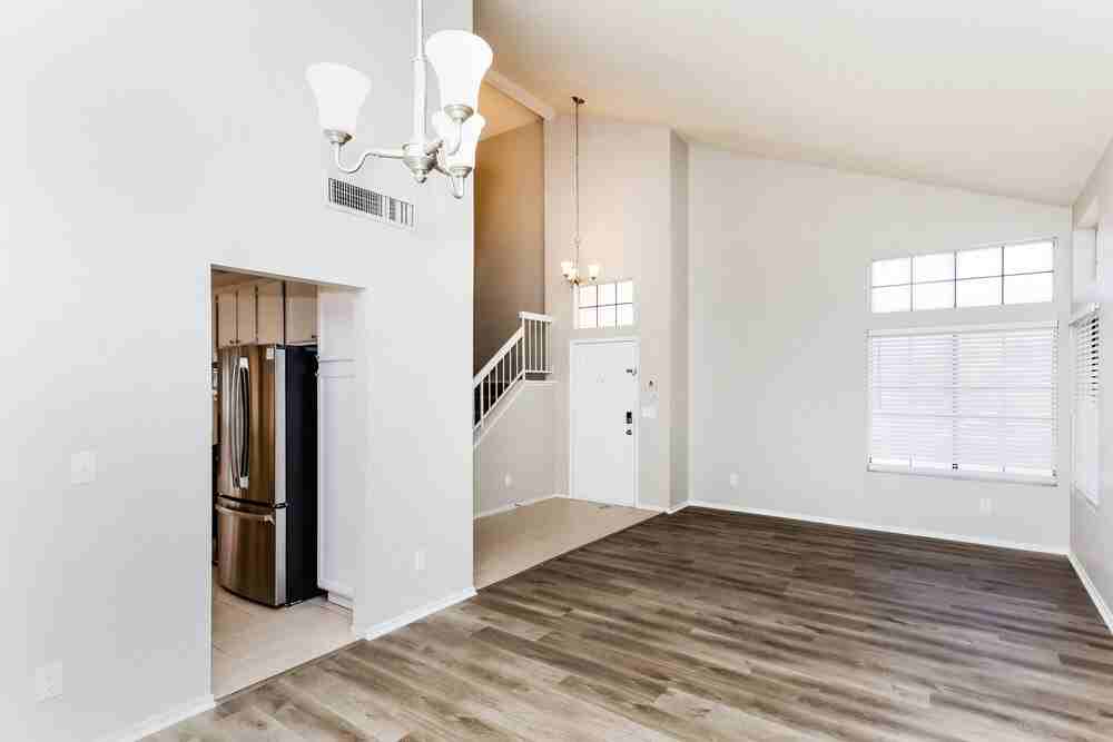 8342 Huxley St - Photo 7 of 17