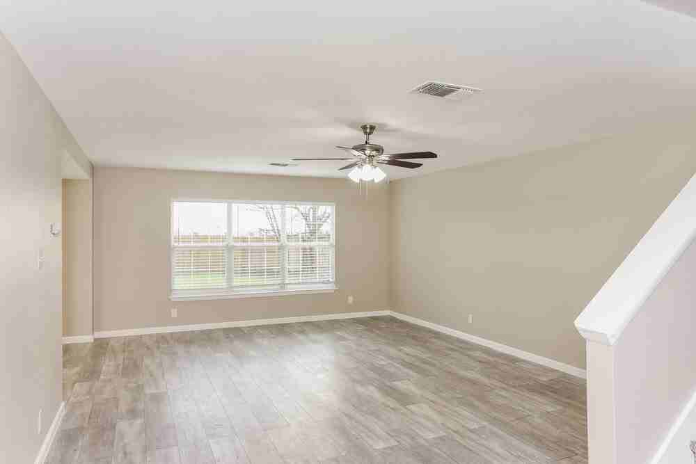 4234 Sunrise Cove Dr - Photo 4 of 17