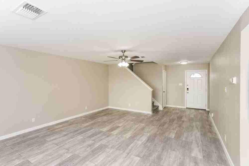 4234 Sunrise Cove Dr - Photo 5 of 17