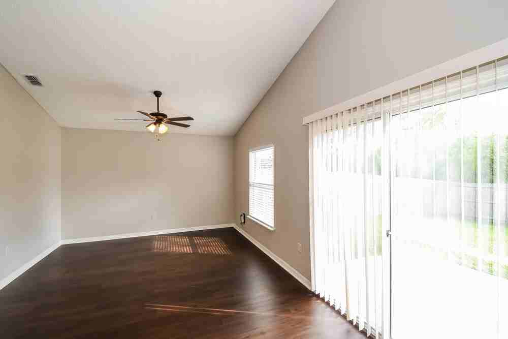 1527 Irishwood Ct - Photo 3 of 16