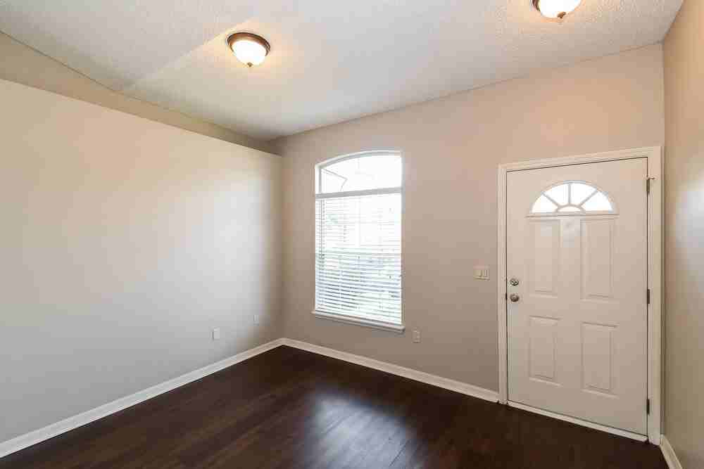 1527 Irishwood Ct - Photo 5 of 16