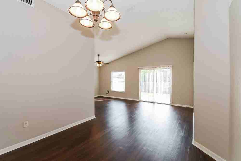 1527 Irishwood Ct - Photo 7 of 16