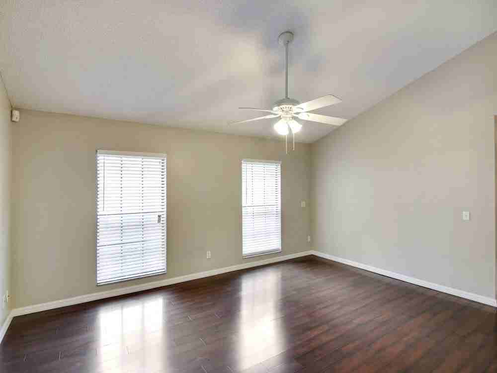 1245 Crossfield Dr - Photo 3 of 14