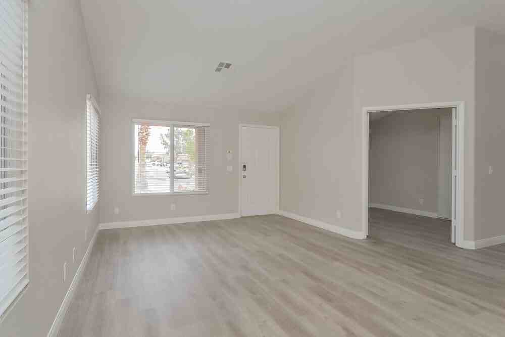 406 Aloha Dr - Photo 5 of 16