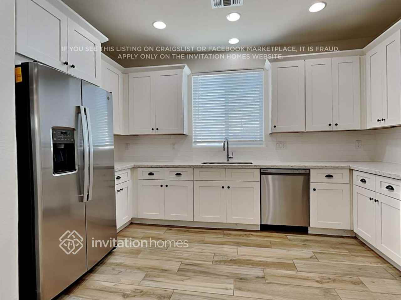 16505 S 10th St - Photo 3 of 11
