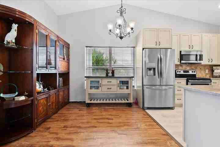 10174 Plum Street - Photo 6 of 9