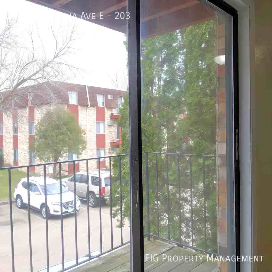 Magnolia - Photo 2 of 40