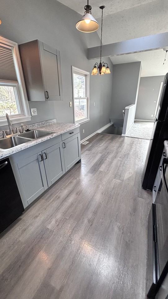 3420 Parkwood Drive - Photo 6 of 21