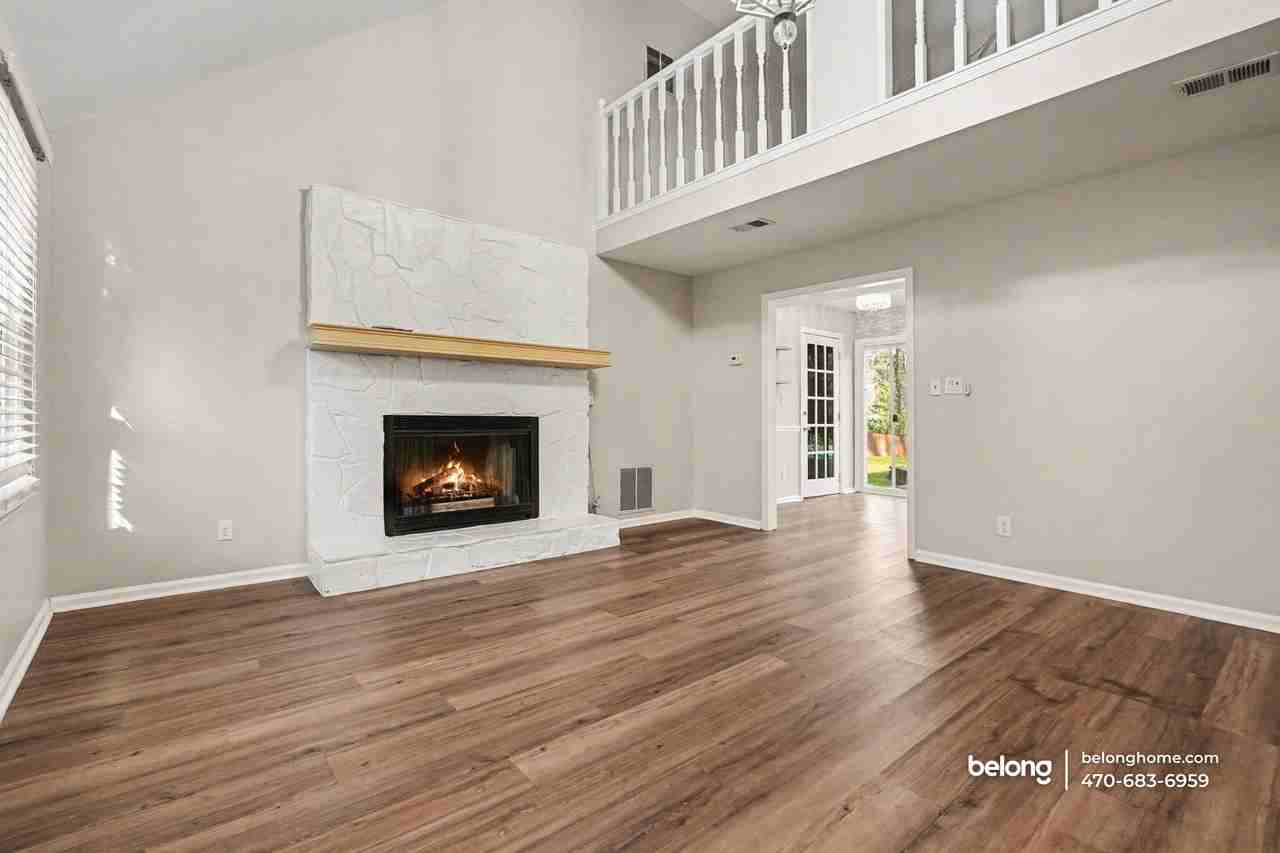 1004 Natalie Ln Se - Photo 2 of 25