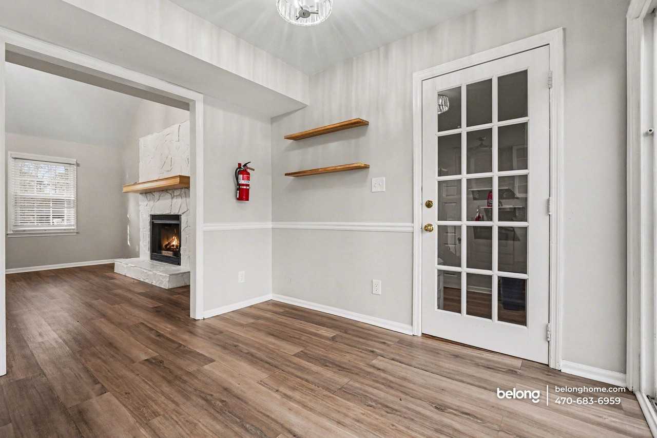 1004 Natalie Ln Se - Photo 6 of 25