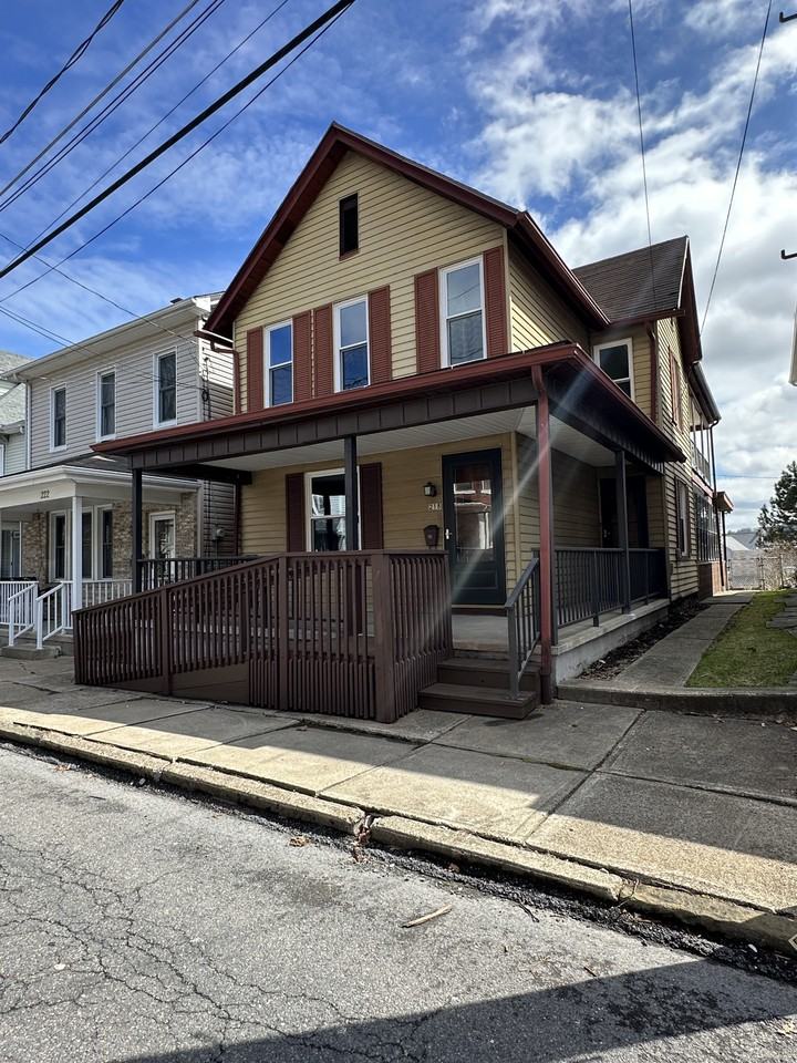 218 Catawissa Ave - Photo 2 of 27