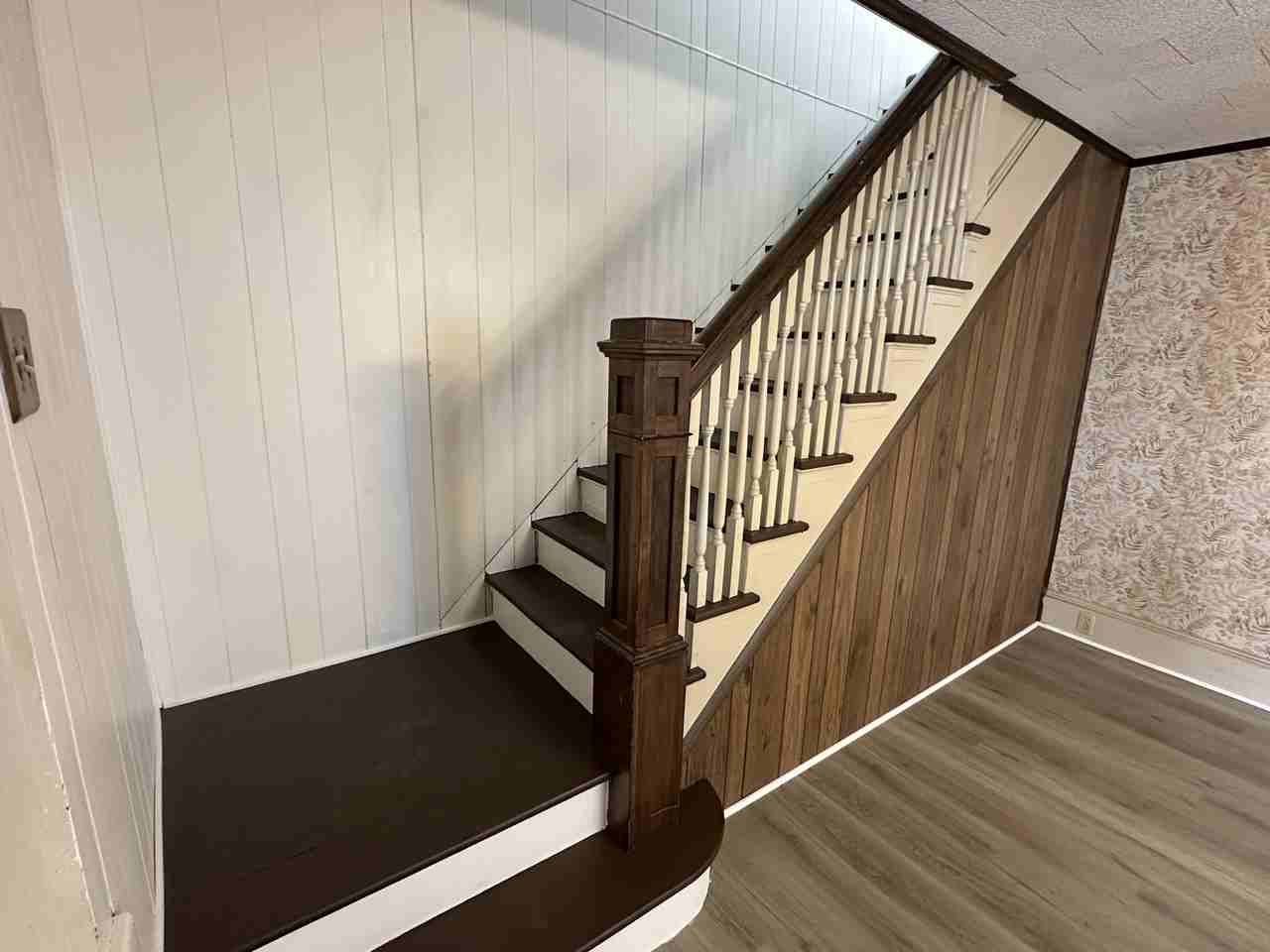 218 Catawissa Ave - Photo 4 of 27