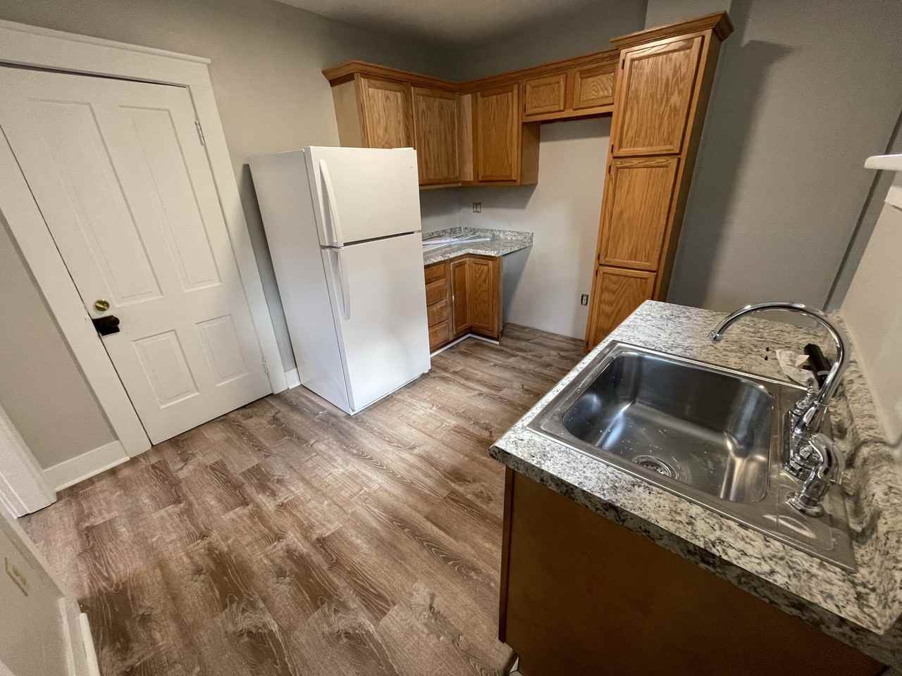 1111 Otter St #1111B - Photo 4 of 10