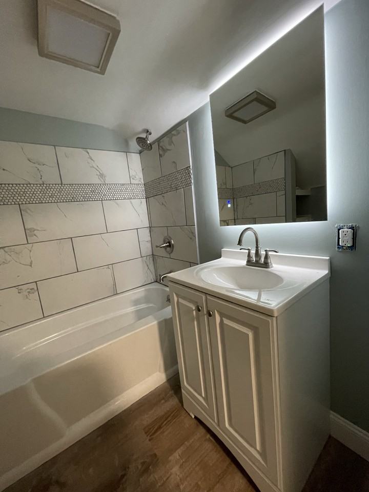 1111 Otter St #1111B - Photo 5 of 10