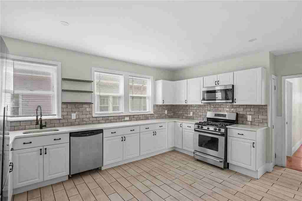 123 Radcliffe Ave - Photo 7 of 27