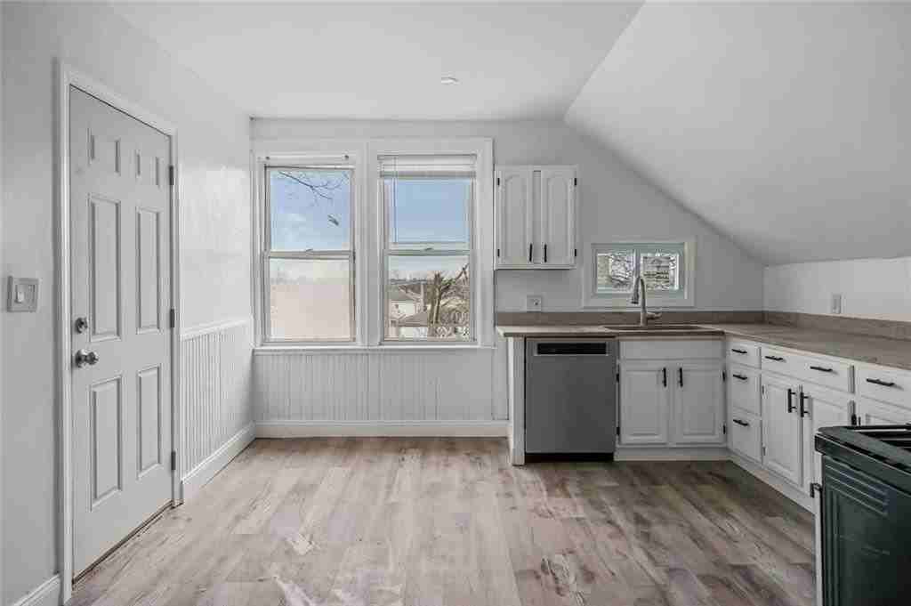 123 Radcliffe Ave - Photo 4 of 28