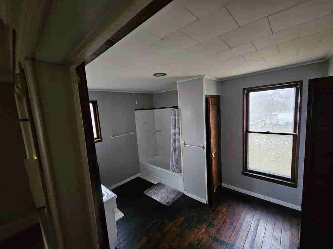 117 S Fulton St - Photo 2 of 11