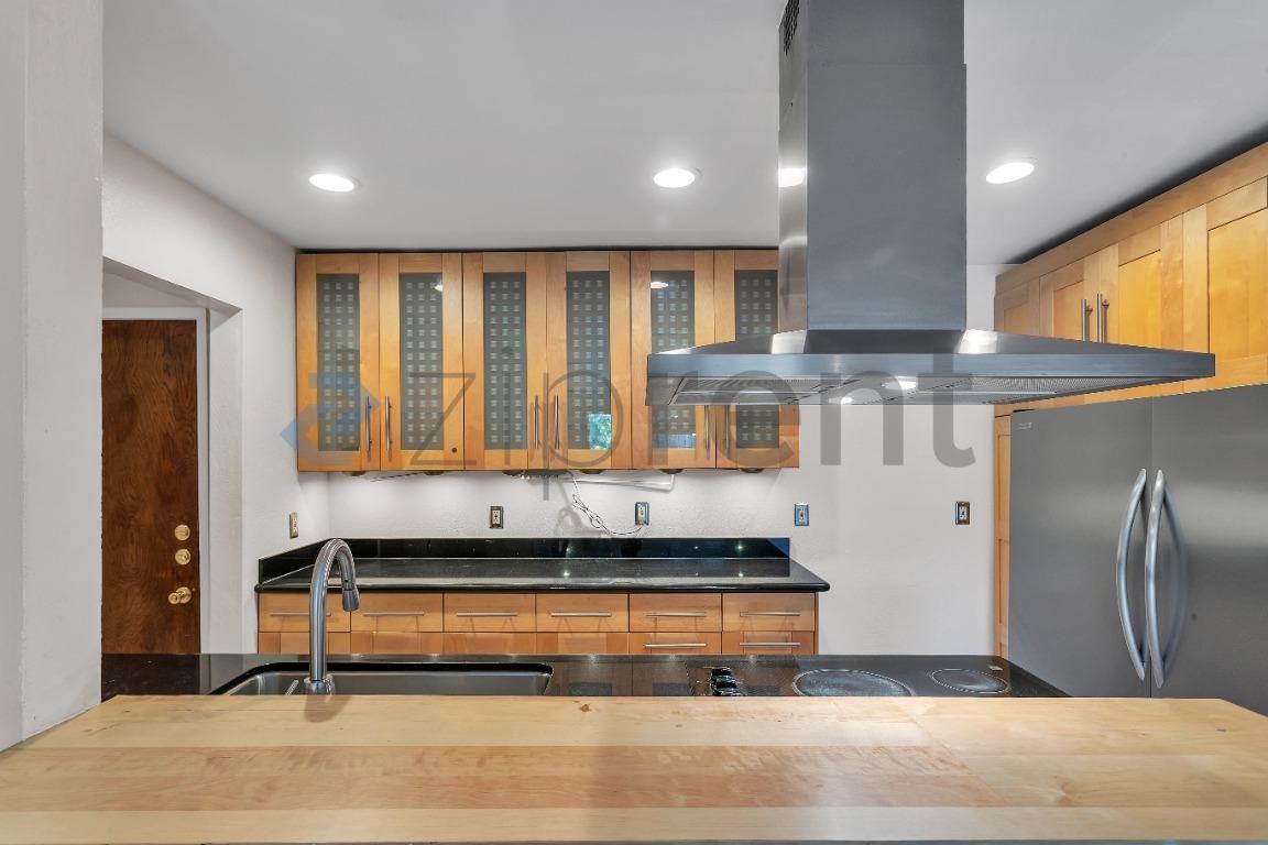 955 Shorepoint Ct #109 - Photo 7 of 28