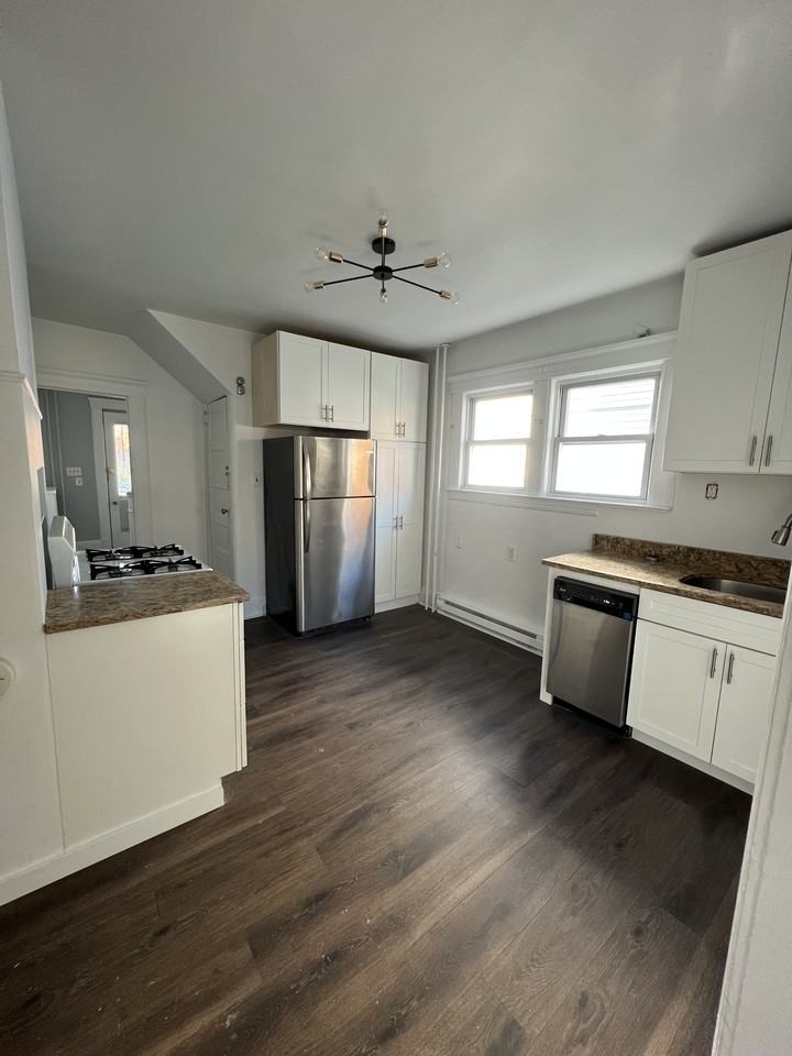 15 Irma Ave #1 - Photo 2 of 5