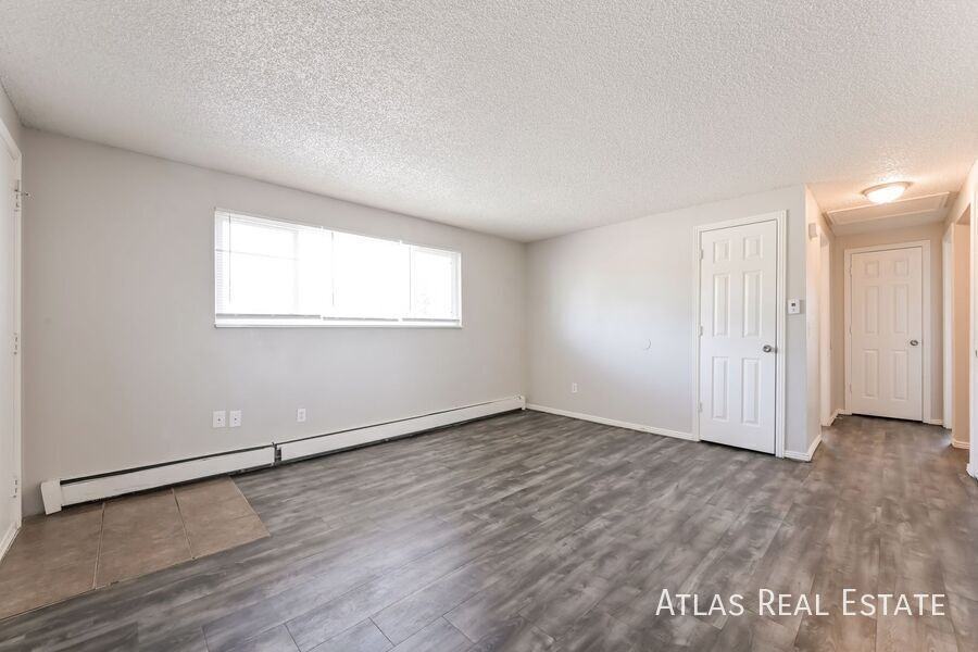 910 Bishop Ct #B - Photo 3 of 16