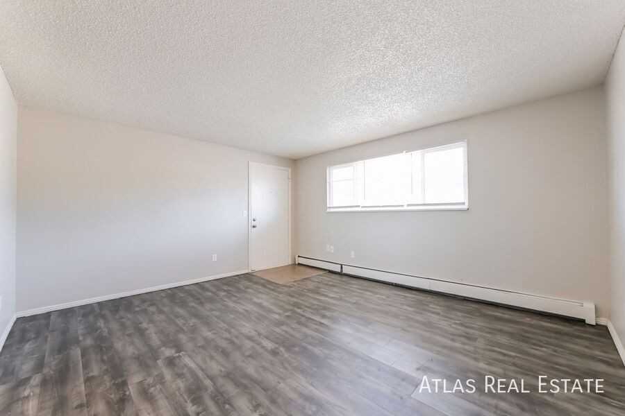 910 Bishop Ct #B - Photo 4 of 16