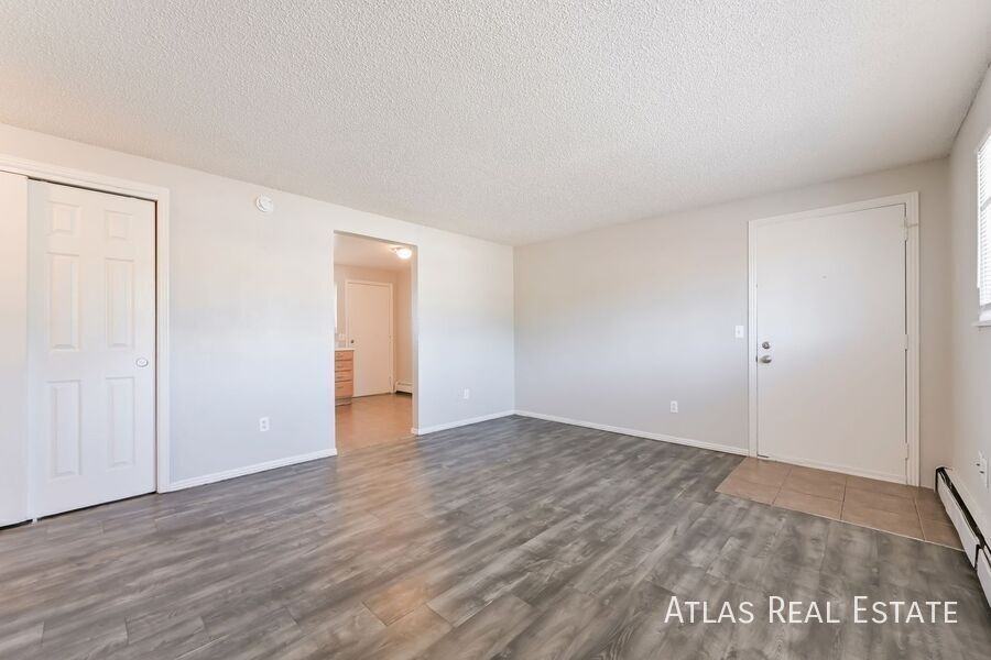 910 Bishop Ct #B - Photo 6 of 16