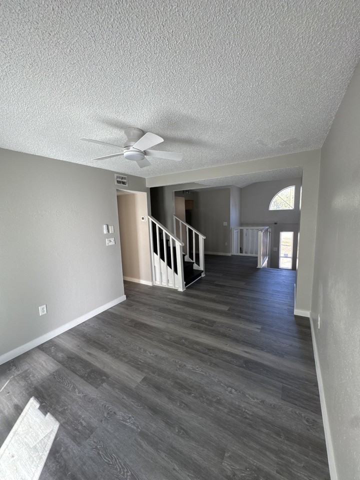 7023 Oakwood Dr - Photo 6 of 16