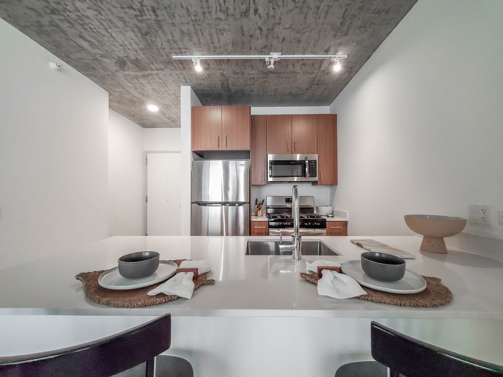 1427 S Wabash Ave - Photo 2 of 8