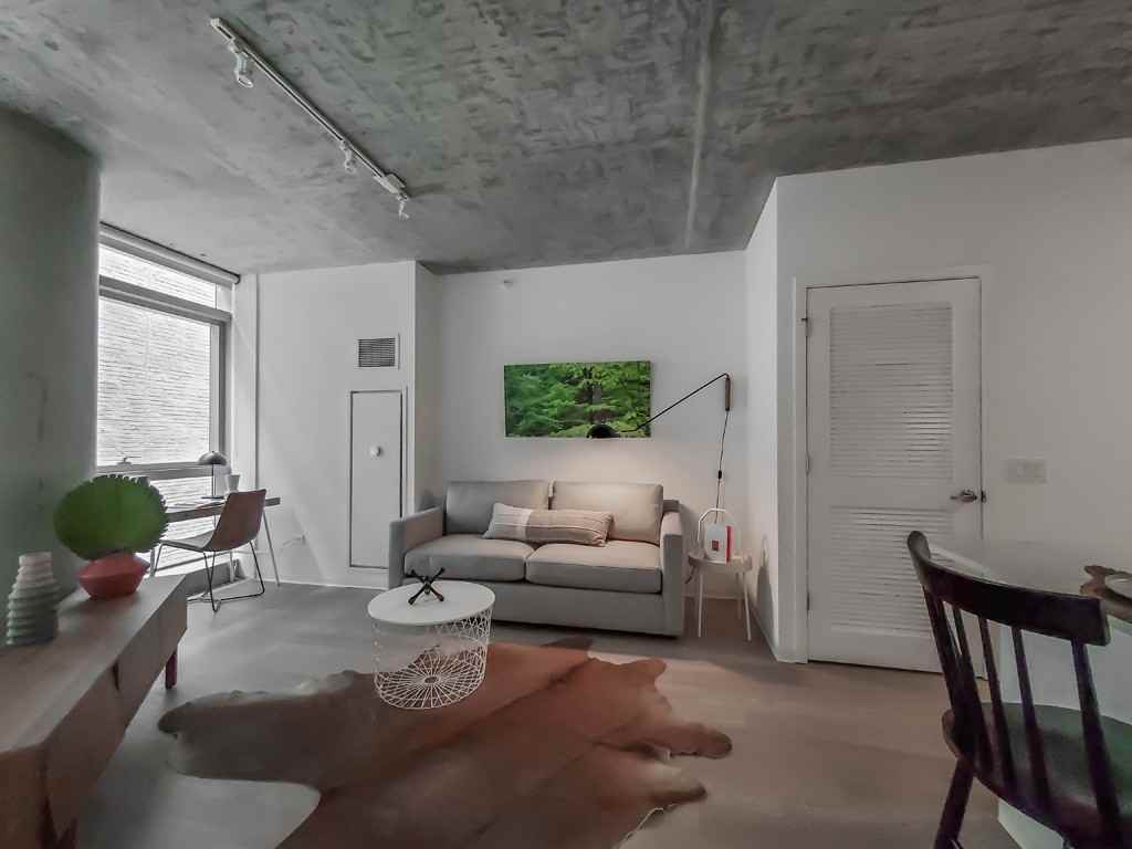 1427 S Wabash Ave - Photo 3 of 8