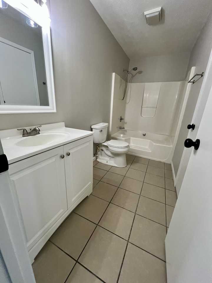 1404 Hicks Rd #A - Photo 6 of 10