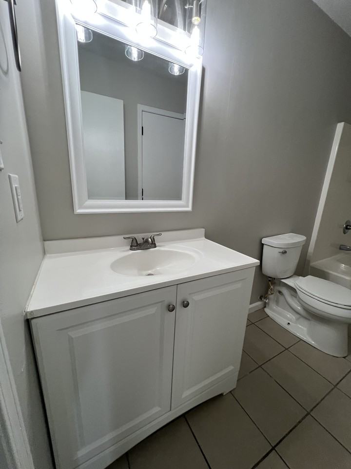 1404 Hicks Rd #A - Photo 7 of 10