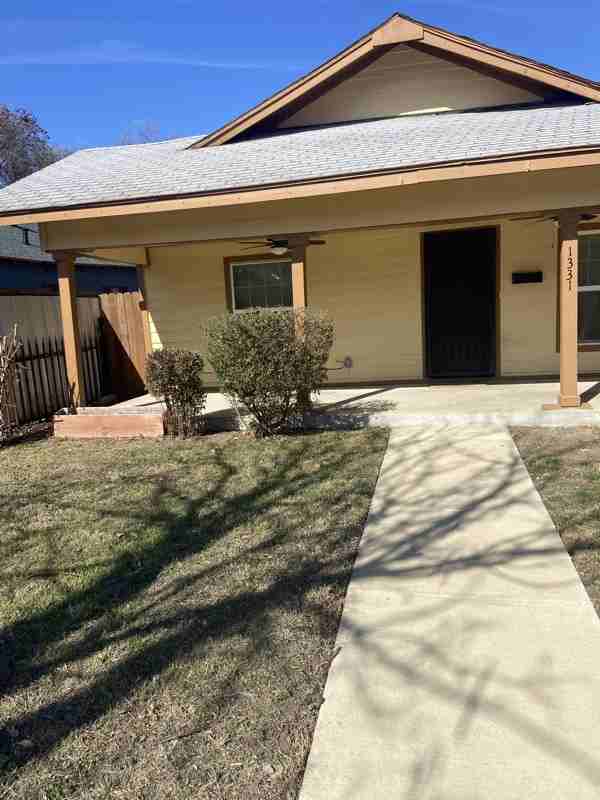 1331 Elmwood Ave - Photo 4 of 21