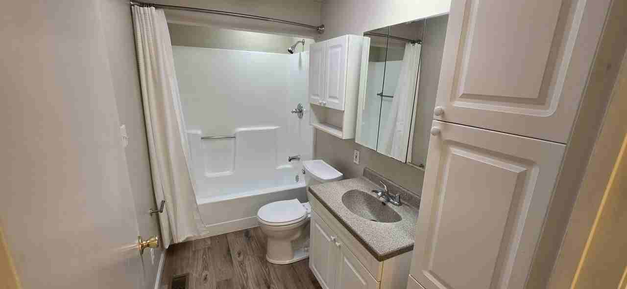 3803 S Granville Ave - Photo 6 of 11