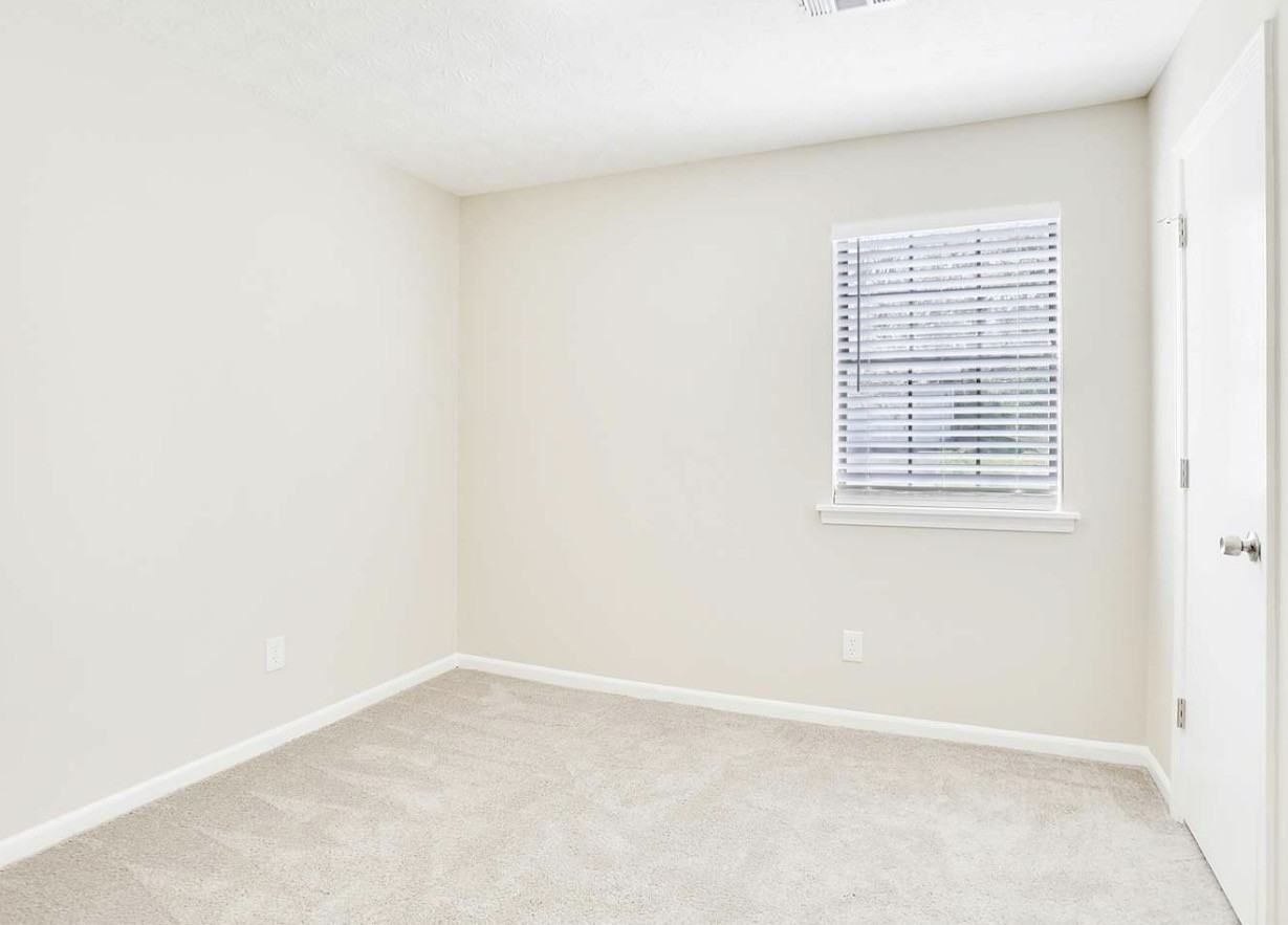 5590 Pennybrook Ct - Photo 5 of 13