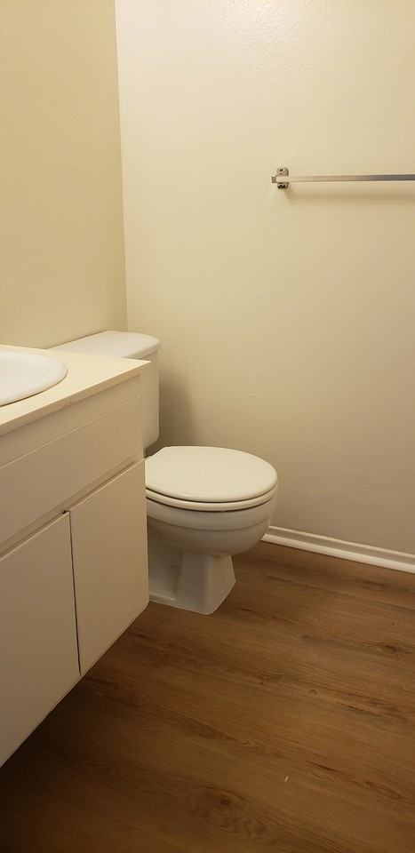 725 Windwood Dr - Photo 4 of 18